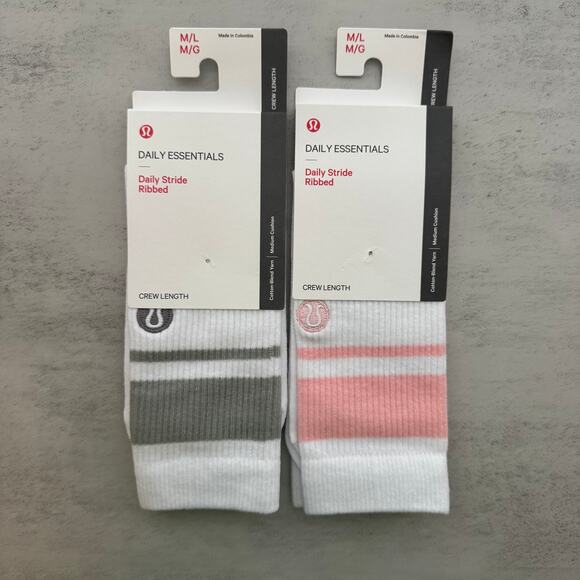 NWT LuluLemon Crew Socks M/L 2 Pairs - Picture 1 of 2